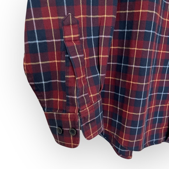 L.L. Bean Traditional Fit 100% Cotton Plaid Flannel Button Down Shirt L-Reg - Picture 5 of 7